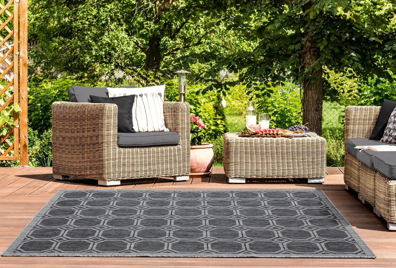 Augusta Balos Rug - Black